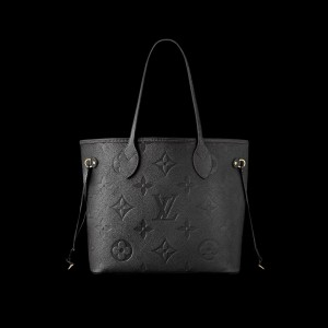 The essential Neverfull MM tote now comes in embossed Monogram Empreinte leather. Its generous dimensions make this bag ideal for everyday use while the long shoulder handles and supple leather mean it’s comfortable