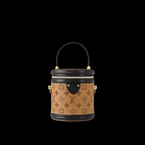 Made from embossed Monogram Empreinte leather, the Pochette Métis